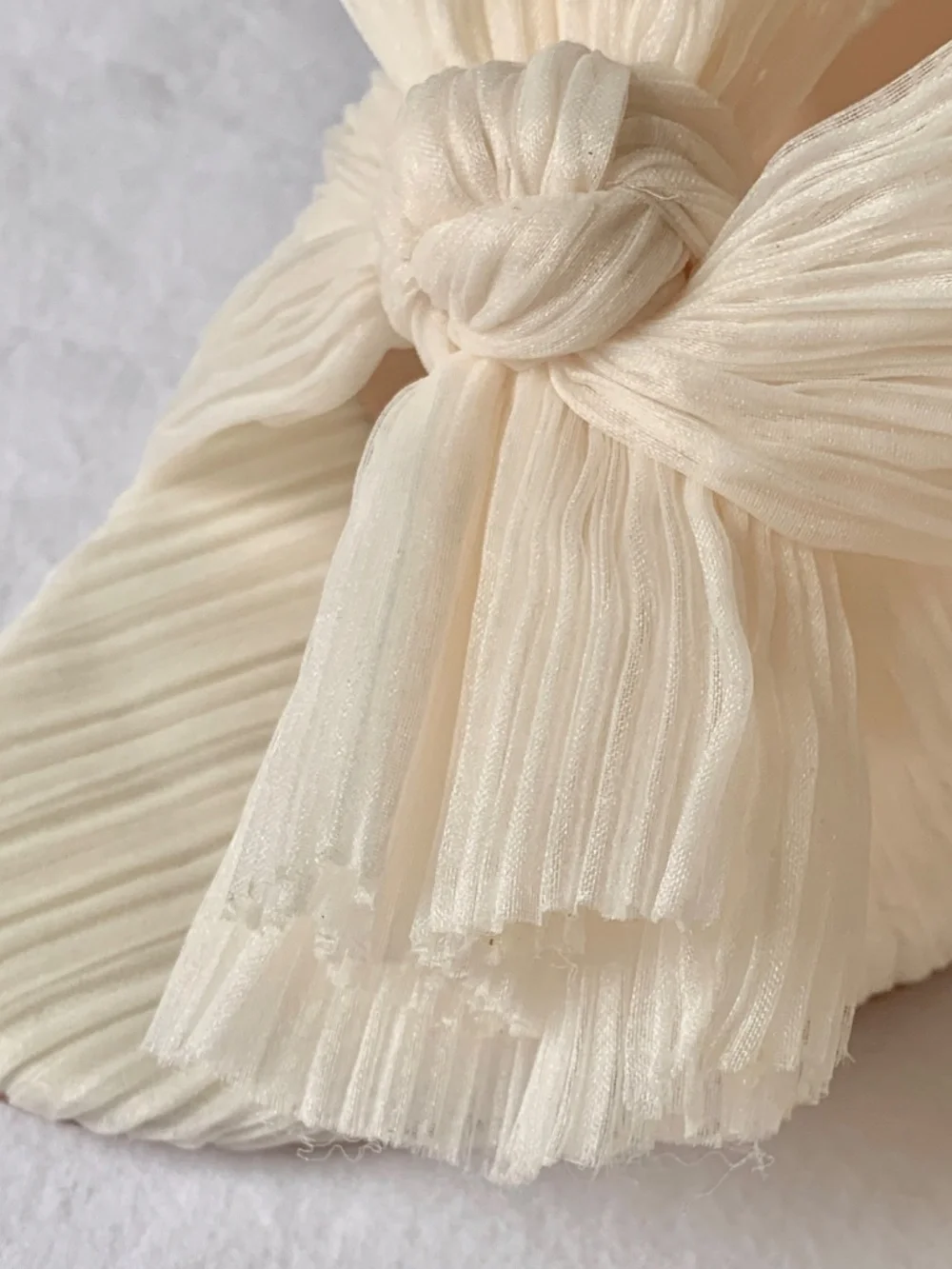 Loeffler Randall Camellia Pleated Bow Heel Pearl US9 NEW - Picture 2 of 16